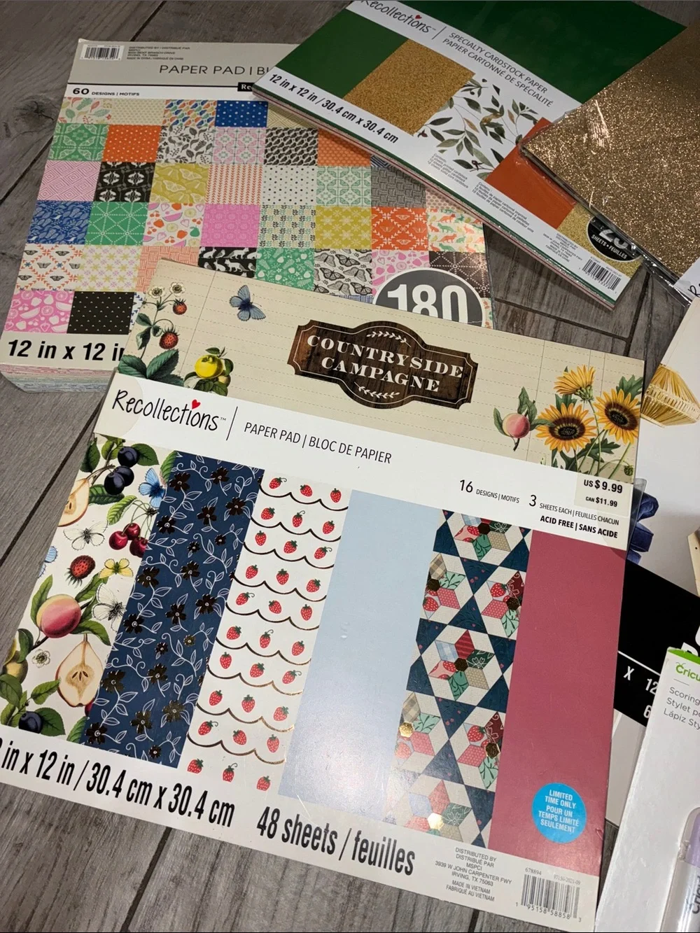 Recollections Green and Gold Cardstock & Patterned Paper Pack